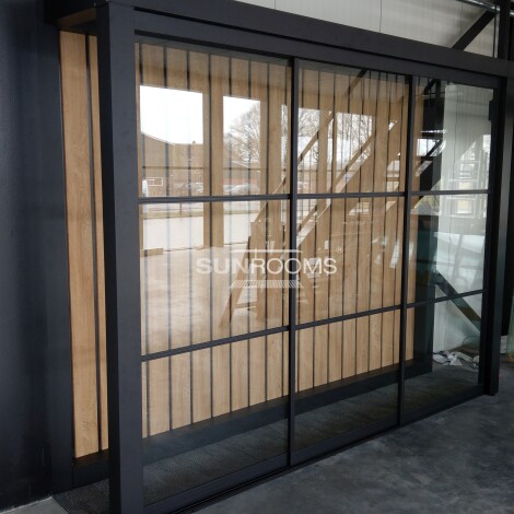 showroom slidingdoors black