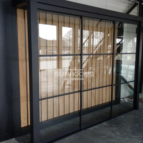 showroom slidingdoors black